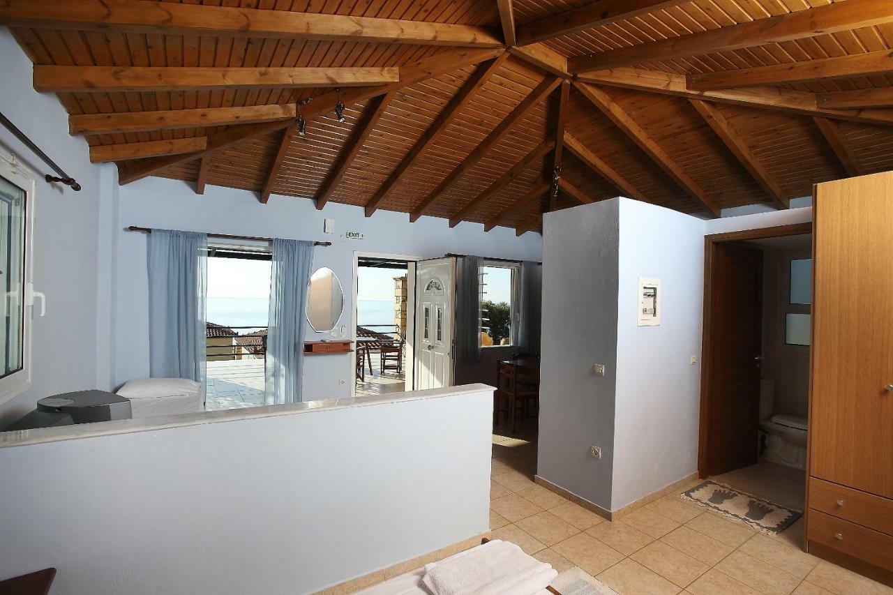 Alexandros Seaside Family Apartments & Villas - Paradise, 7' From Petalidi Kalamaki  Exterior photo