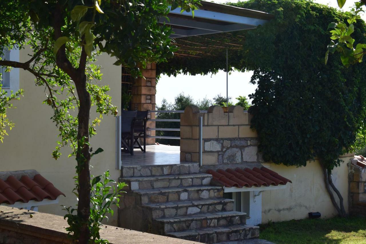 Alexandros Seaside Family Apartments & Villas - Paradise, 7' From Petalidi Kalamaki  Exterior photo