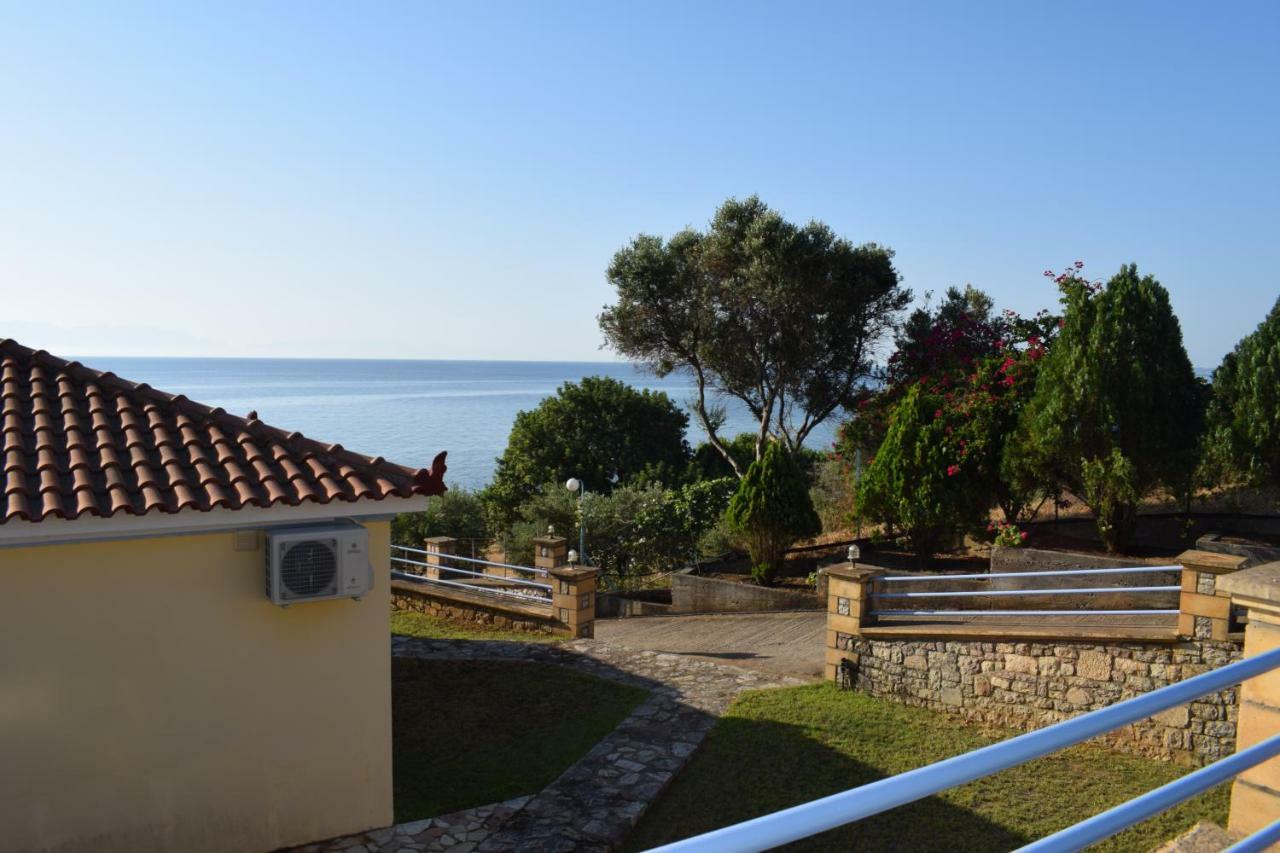 Alexandros Seaside Family Apartments & Villas - Paradise, 7' From Petalidi Kalamaki  Exterior photo