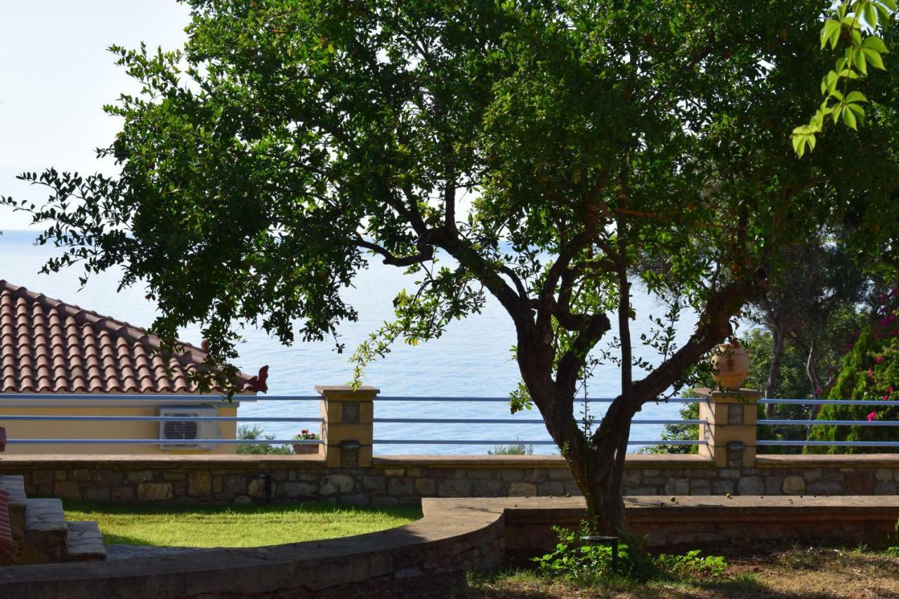 Alexandros Seaside Family Apartments & Villas - Paradise, 7' From Petalidi Kalamaki  Exterior photo