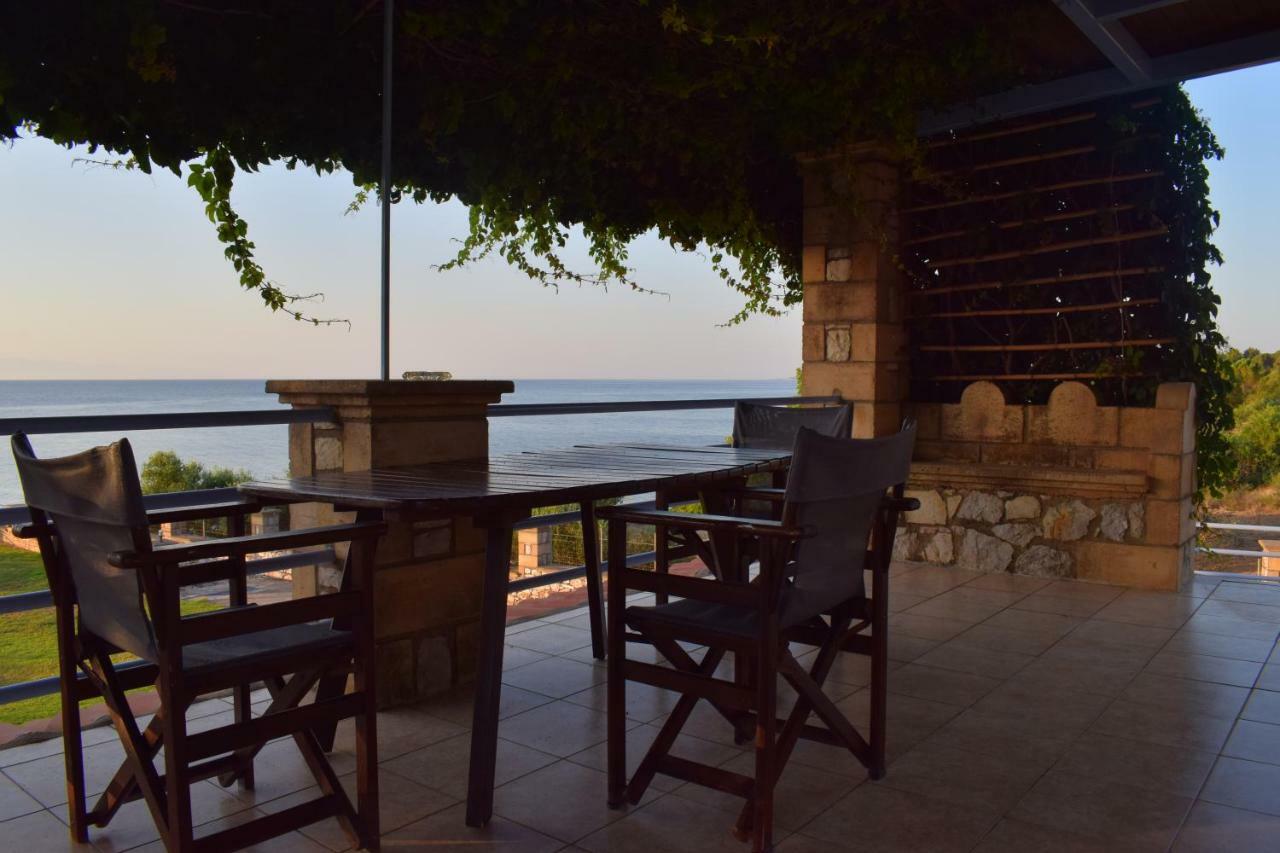 Alexandros Seaside Family Apartments & Villas - Paradise, 7' From Petalidi Kalamaki  Exterior photo